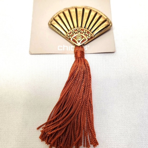 CHICO'S Asian Style Fan with Burnt Orange Tassell Brooch - Picture 1 of 8